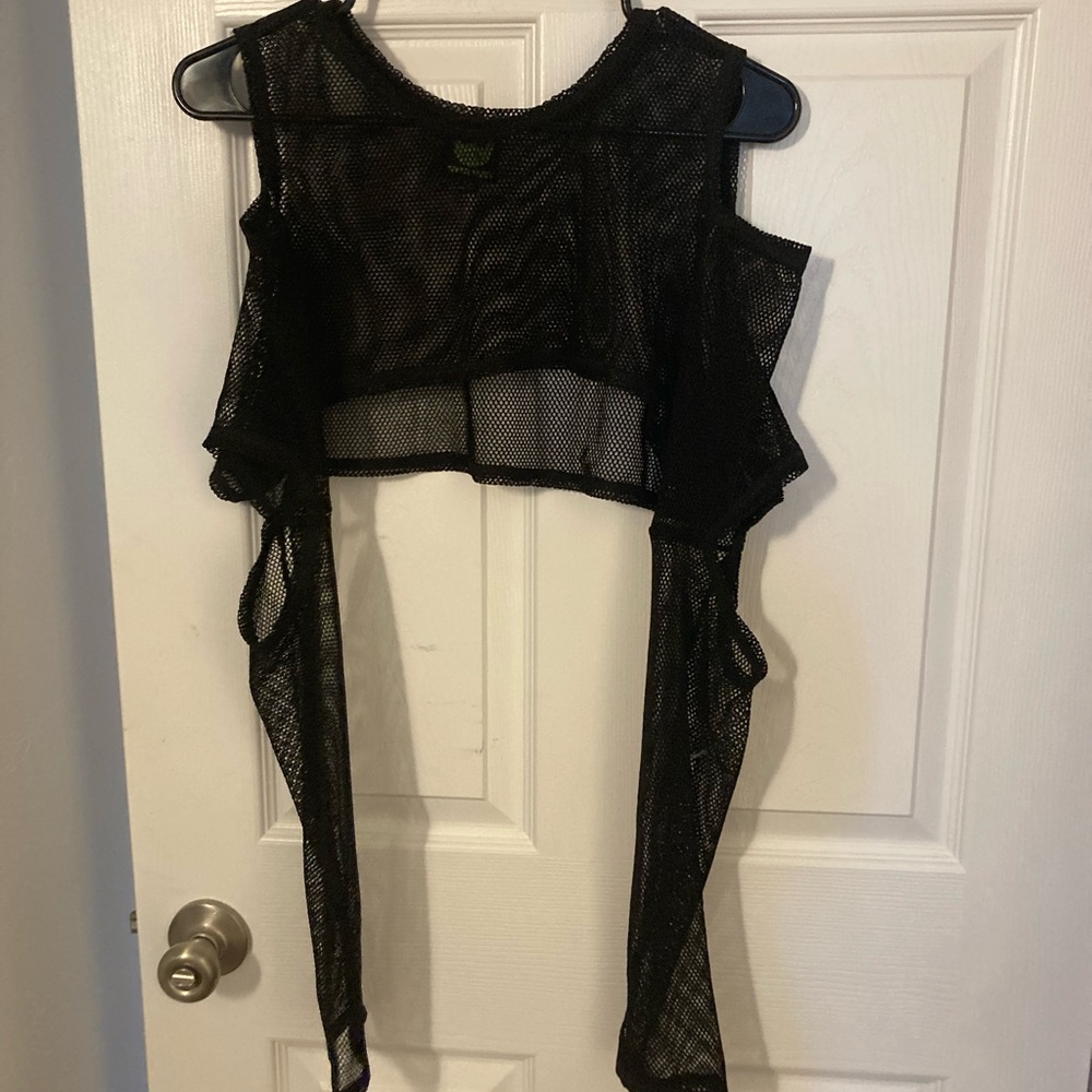 Tunnel vision fishnet super crop/ shawl.